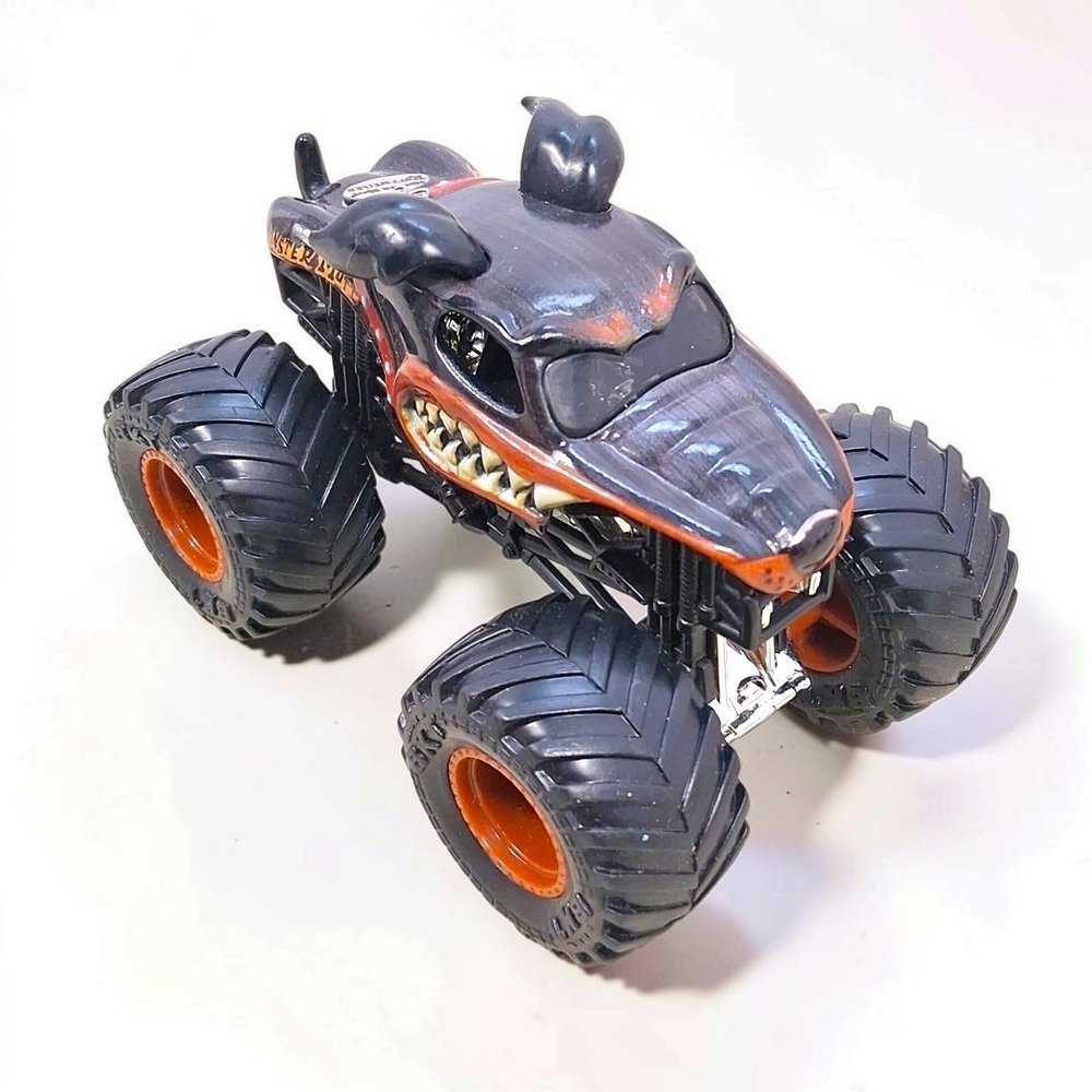 Monster Jam Monster Mutt Rottweiler 1:64 Diecast Monster Truck Spin Master Black